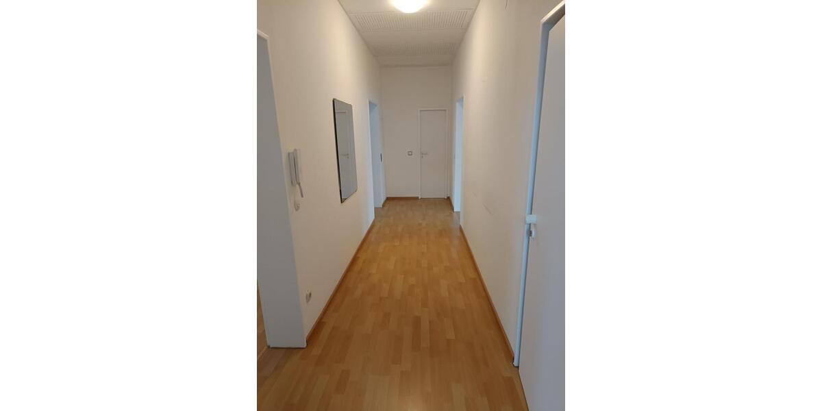 Erdgeschoßwohnung Springe - 3 Zimmer, 99 m&sup2;, 900&euro; | Angebot:25368324