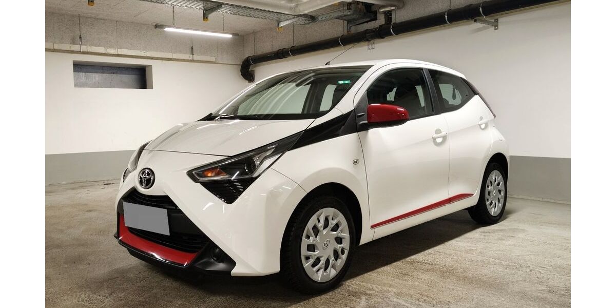 Toyota Aygo (X) 17.569 km 9.000 &euro; Hannover 30539