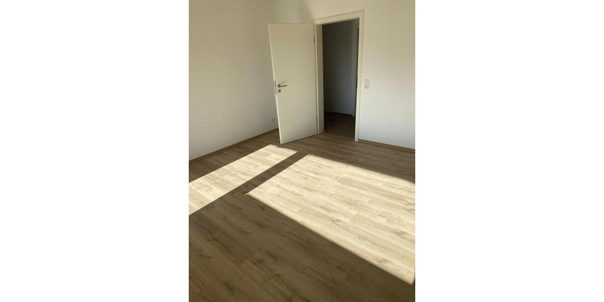 Dachgeschoßwohnung Lehrte - 3 Zimmer, 78 m&sup2;, 830&euro; | Angebot:25613292
