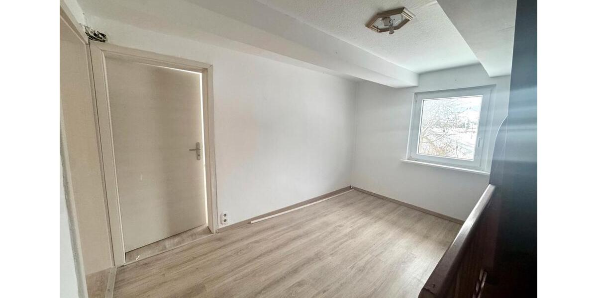 Etagenwohnung Sibbesse - 5 Zimmer, 130 m&sup2;, 980&euro; | Angebot:25352621
