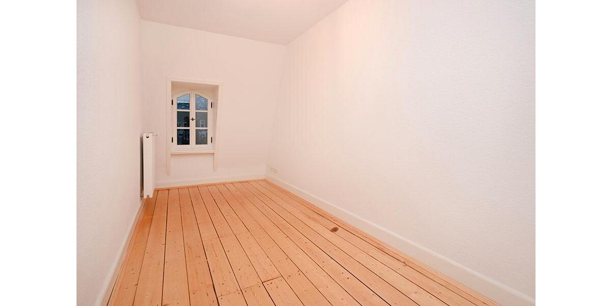 Einfamilienhaus Hildesheim - 11 Zimmer, 360 m&sup2;, 2.500&euro; | Angebot:25415382