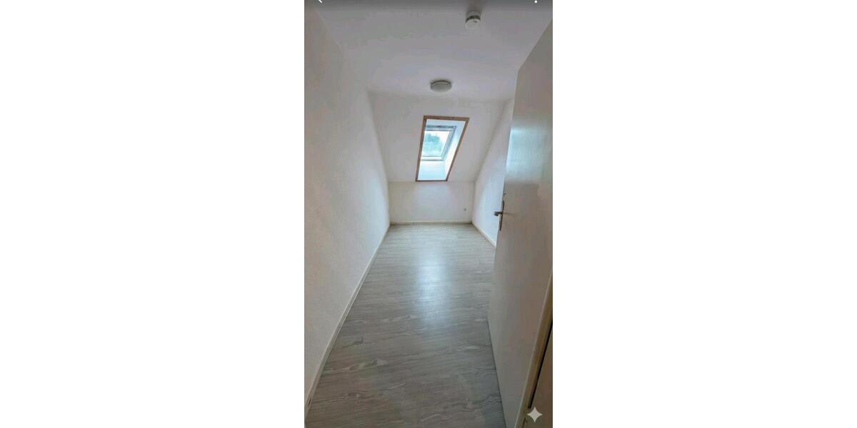 Etagenwohnung Hildesheim Bockfeld - 4 Zimmer, 100 m&sup2;, 900&euro; | Angebot:25932075