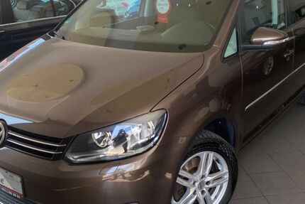 VW Touran 122.800 km 9.990 &euro; Laatzen 30880