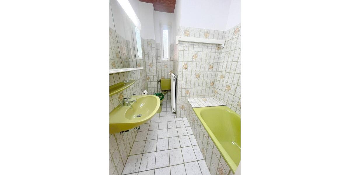 Etagenwohnung Alfeld (Leine) - 4 Zimmer, 90 m&sup2;, 380&euro; | Angebot:25884006