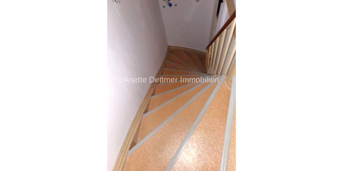 Reihenmittelhaus Freden (Leine) Freden - 8 Zimmer, 180 m&sup2;, 119.000&euro; | Angebot:25695285