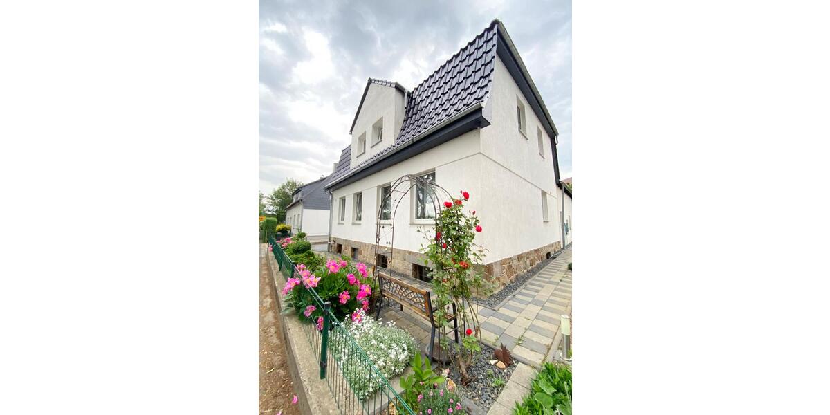 Einfamilienhaus Salzhemmendorf - 8 Zimmer, 240 m&sup2;, 350.000&euro; | Angebot:27002049