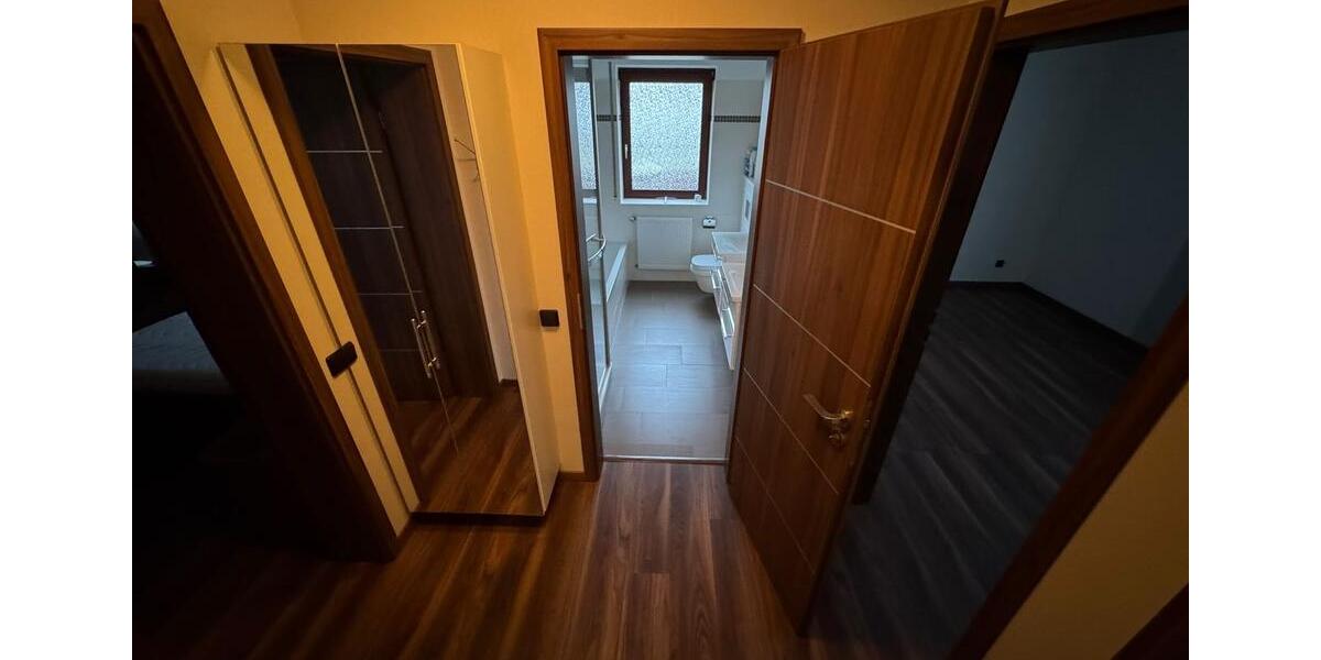 Etagenwohnung Lengede - 6 Zimmer, 151 m&sup2;, 1.350&euro; | Angebot:25293036