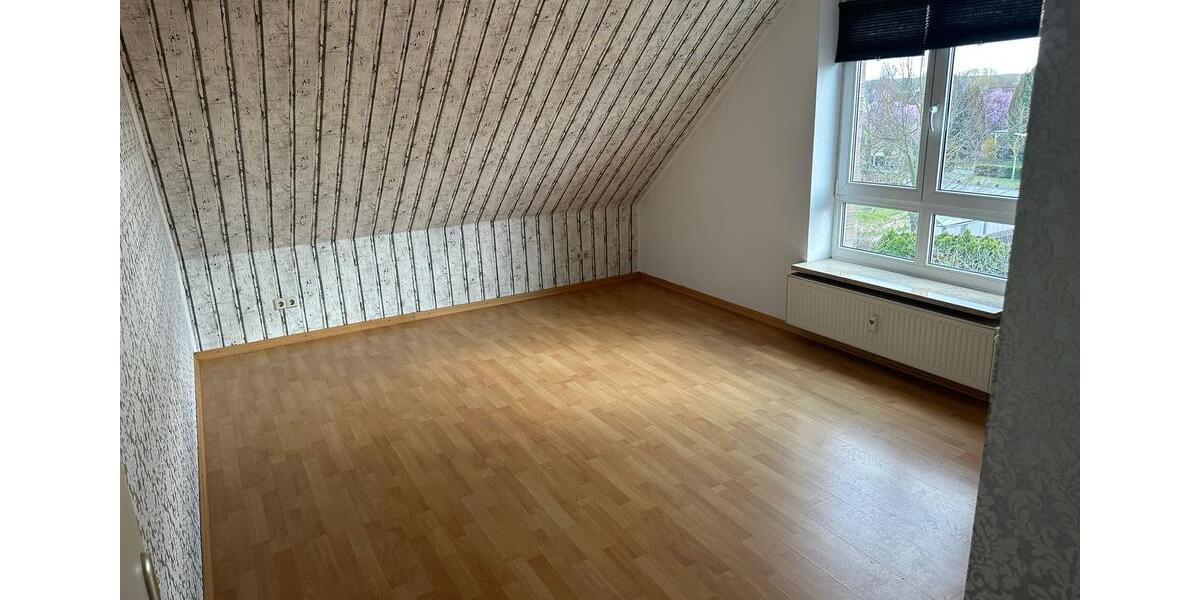 Dachgeschoßwohnung Sehnde - 3 Zimmer, 89 m&sup2;, 800&euro; | Angebot:25989530