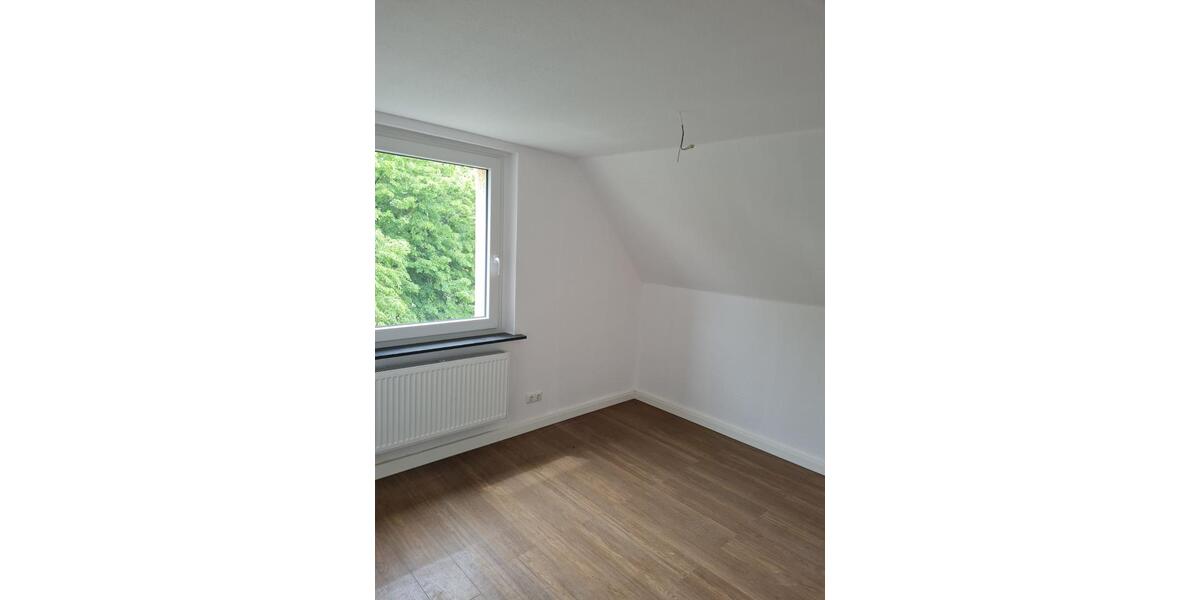 Dachgeschoßwohnung Ilsede - 3 Zimmer, 85 m&sup2;, 850&euro; | Angebot:24507707