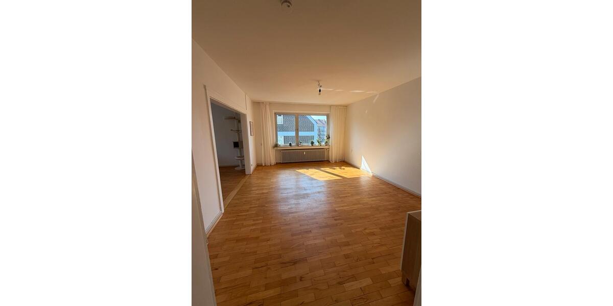 Etagenwohnung Hildesheim - 3.5 Zimmer, 133 m&sup2;, 1.064&euro; | Angebot:25648599