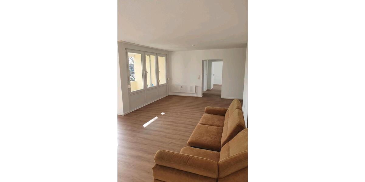 Etagenwohnung Sarstedt - 3 Zimmer, 92 m&sup2;, 920&euro; | Angebot:25759103