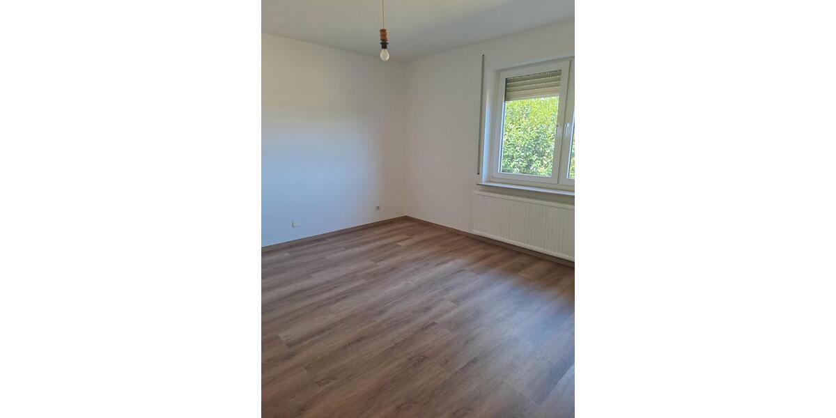 Erdgeschoßwohnung Diekholzen - 4 Zimmer, 109 m&sup2;, 1.000&euro; | Angebot:26023137