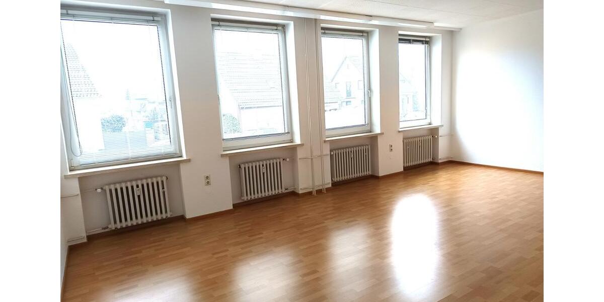 Erdgeschoßwohnung Springe - 3 Zimmer, 99 m&sup2;, 900&euro; | Angebot:25368324