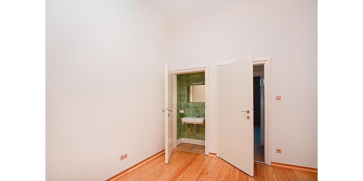 Einfamilienhaus Hildesheim - 11 Zimmer, 360 m&sup2;, 2.500&euro; | Angebot:25415382