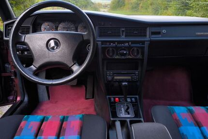 Mercedes-Benz 190 144.000 km 15.200 &euro; Springe 31832