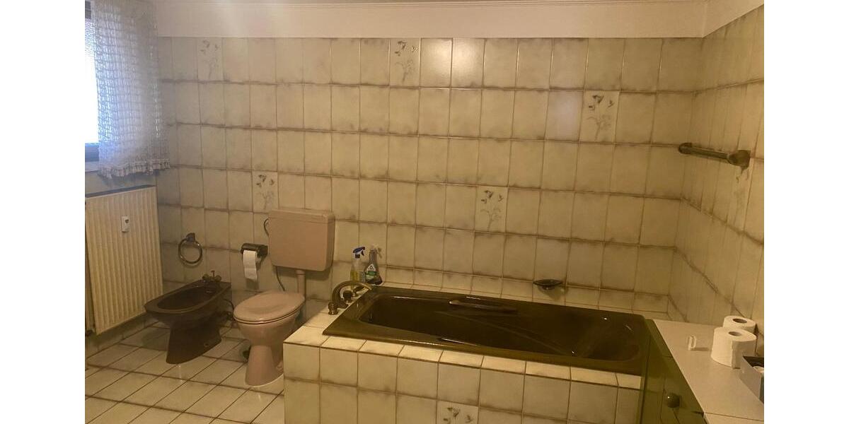 Etagenwohnung Lamspringe - 9 Zimmer, 228 m&sup2;, 1.650&euro; | Angebot:25057044