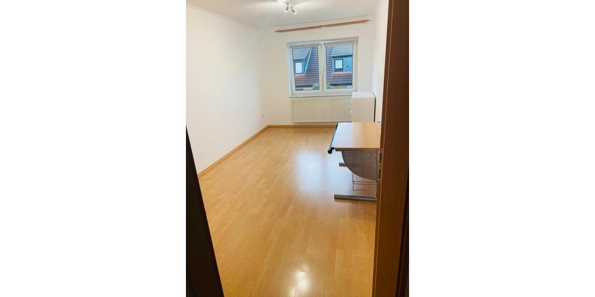 Reihenhaus Laatzen - 5 Zimmer, 126 m&sup2;, 450.000&euro; | Angebot:26006121