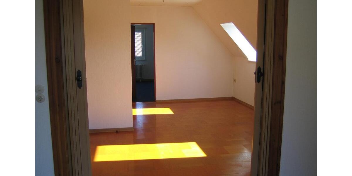 Dachgeschoßwohnung Salzhemmendorf - 3.5 Zimmer, 88 m&sup2;, 450&euro; | Angebot:25943331
