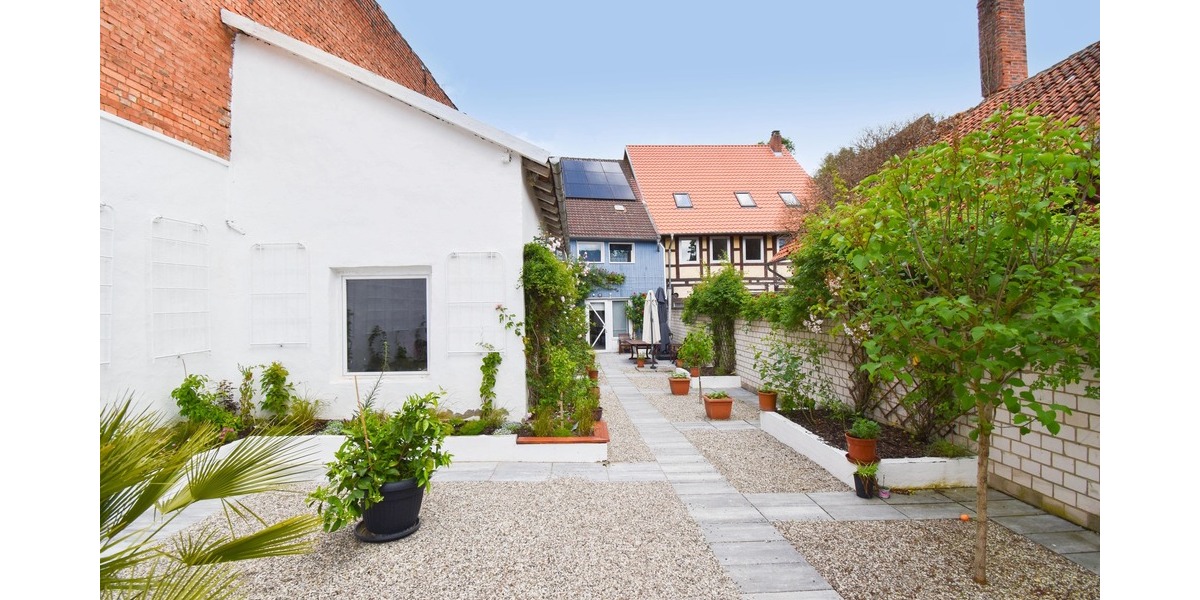 Historisches Reihenhaus mit PV-Anlage!!! - Reihenmittelhaus Bad Salzdetfurth | Angebot:24624364