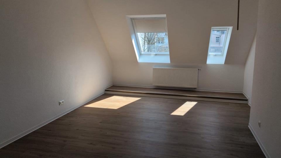 Dachgeschoßwohnung Hannover Linden-Limmer - 3 Zimmer, 86 m&sup2;, 987&euro; | Angebot:26447587