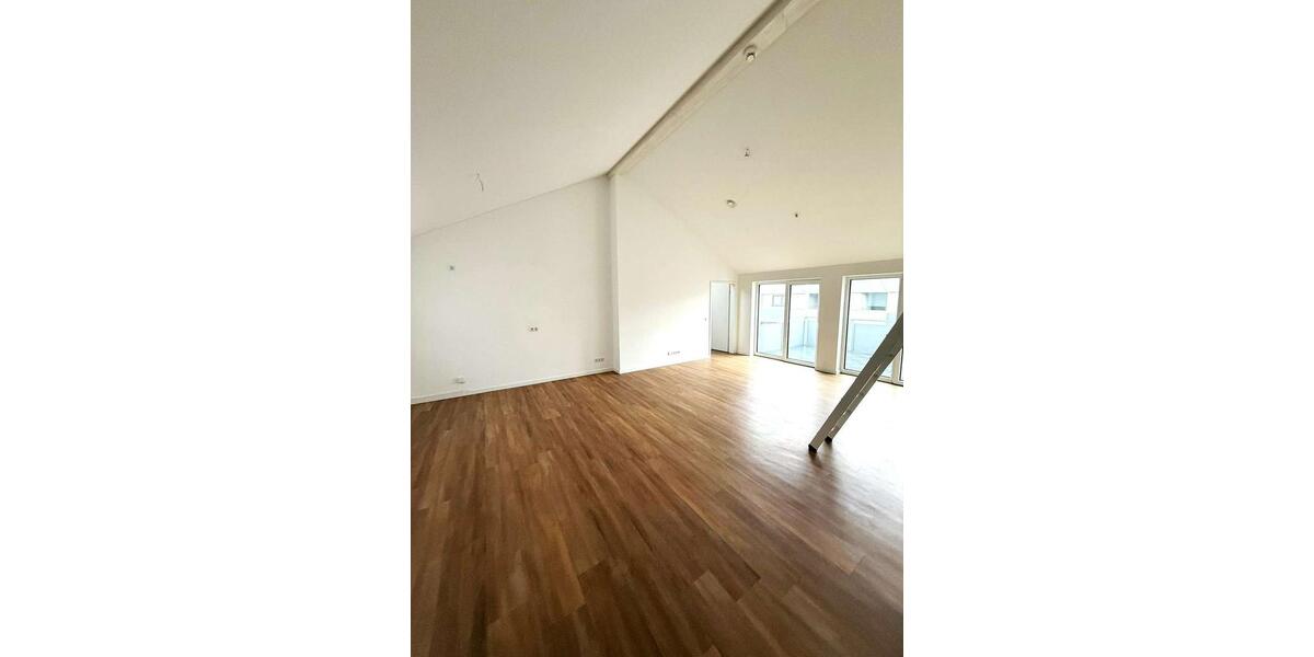 Dachgeschoßwohnung Sehnde - 3 Zimmer, 83 m&sup2;, 930&euro; | Angebot:26663680