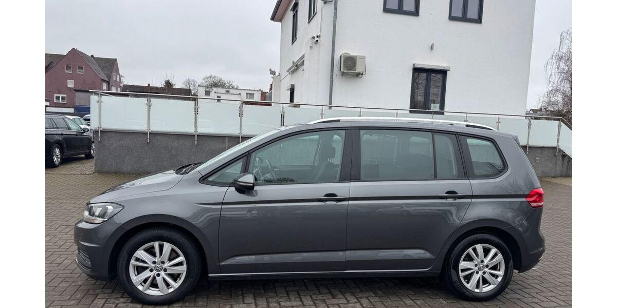 VW Touran 143.471 km 14.900 &euro; Salzgitter-Lebenstedt 38226