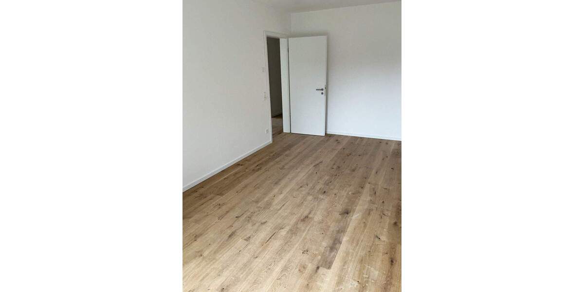 Etagenwohnung Hannover Döhren - 5 Zimmer, 140 m&sup2;, 1.990&euro; | Angebot:25677108