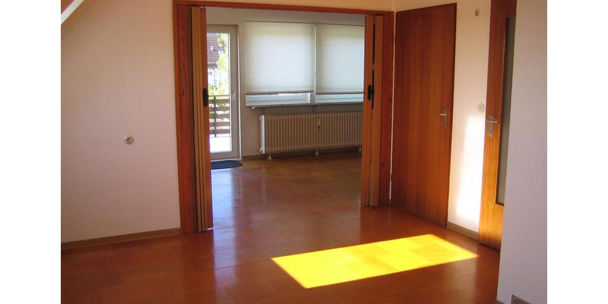 Dachgeschoßwohnung Salzhemmendorf - 3.5 Zimmer, 88 m&sup2;, 450&euro; | Angebot:25943331