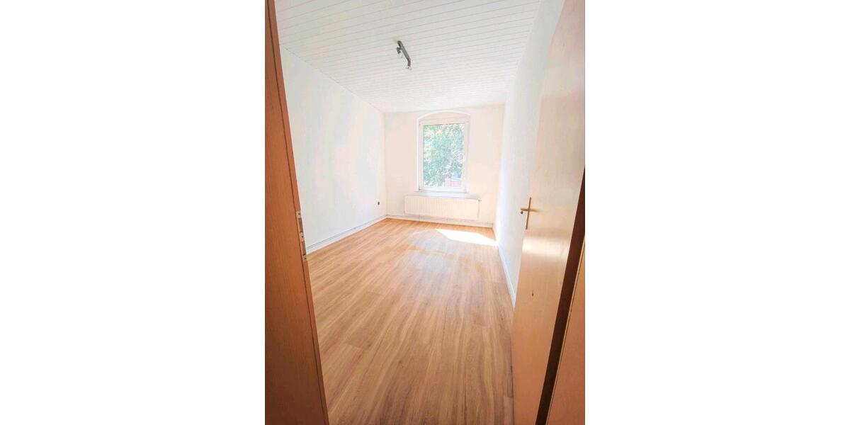 Etagenwohnung Hannover Linden-Limmer - 4 Zimmer, 90 m&sup2;, 1.100&euro; | Angebot:26682916