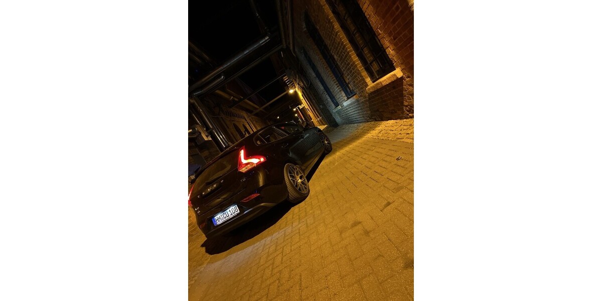 Volvo V40 80.000 km 17.000 &euro; Coppenbrügge 31863