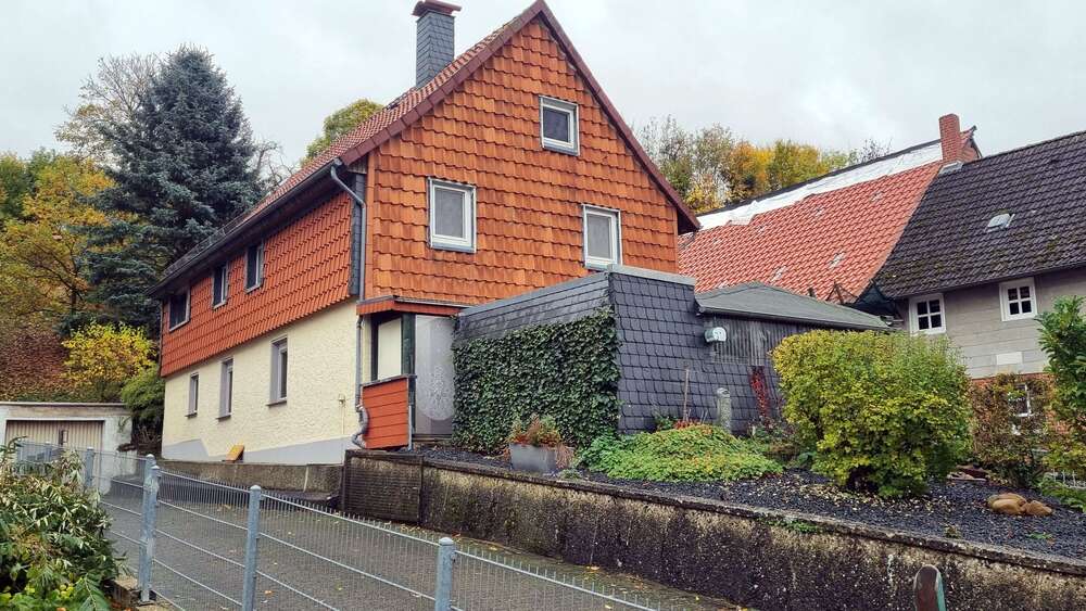 Einfamilienhaus Sibbesse-Eberholzen Eberholzen - 8 Zimmer, 135 m&sup2;, 98.000&euro; | Angebot:23317107