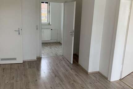 Wohnung Salzgitter Lebenstedt - 4 Zimmer, 59 m&sup2;, 348&euro; | Angebot:25795189