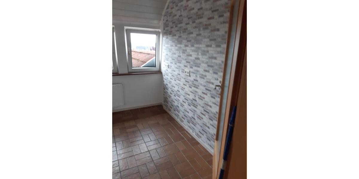 Dachgeschoßwohnung Sibbesse - 3 Zimmer, 66 m&sup2;, 470&euro; | Angebot:25823935