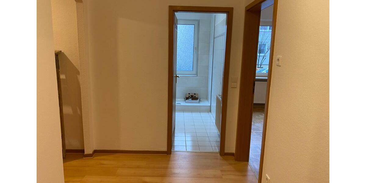 Hochparterre Hannover - 3 Zimmer, 67 m&sup2;, 830&euro; | Angebot:25921425
