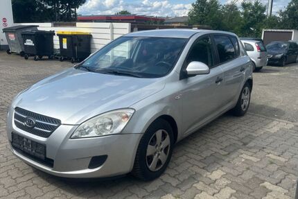 Kia ceed / Ceed 252.000 km 1.290 &euro; Salzgitter 38229