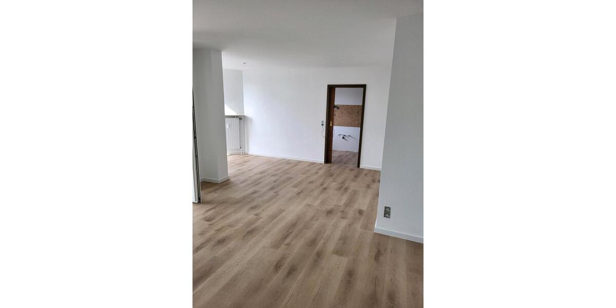 Etagenwohnung Hildesheim Bockfeld - 3 Zimmer, 93 m&sup2;, 1.000&euro; | Angebot:25571875