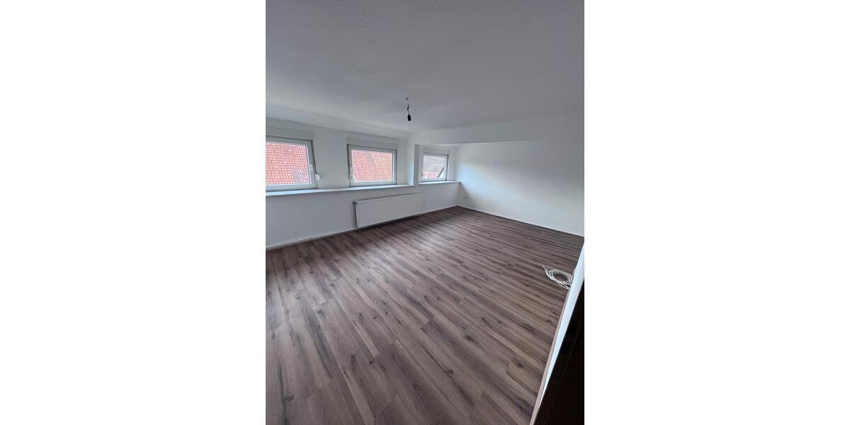 Reihenhaus Delligsen - 7 Zimmer, 195 m&sup2;, 1.050&euro; | Angebot:26603333