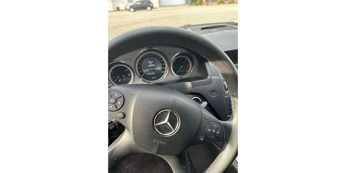 Mercedes-Benz 200er-Serie 371.000 km 2.400 &euro; Peine 31224