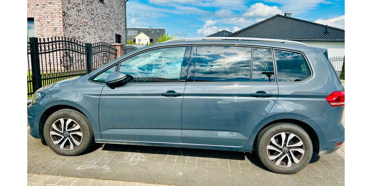 VW Touran 88.900 km 20.700 &euro; Peine 31224
