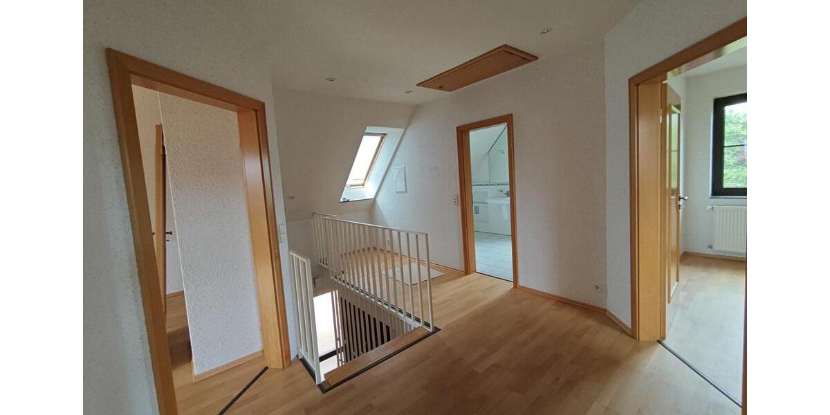 Einfamilienhaus Laatzen - 4 Zimmer, 150 m&sup2;, 1.700&euro; | Angebot:26582094