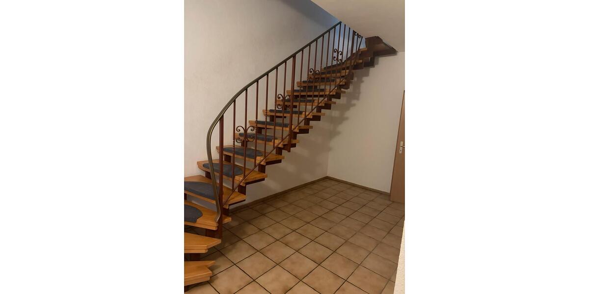 Etagenwohnung Hannover Ricklingen - 4.5 Zimmer, 127 m&sup2;, 920&euro; | Angebot:25625926