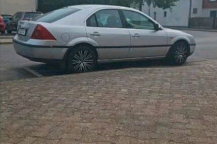 Ford Mondeo 143.000 km 800 &euro; Peine 31228