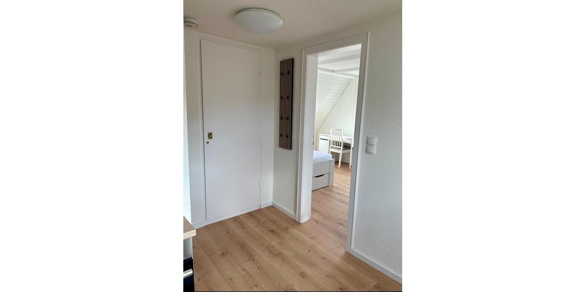 Dachgeschoßwohnung Hildesheim Himmelsthür - 1 Zimmer, 25 m&sup2;, 300&euro; | Angebot:25925793