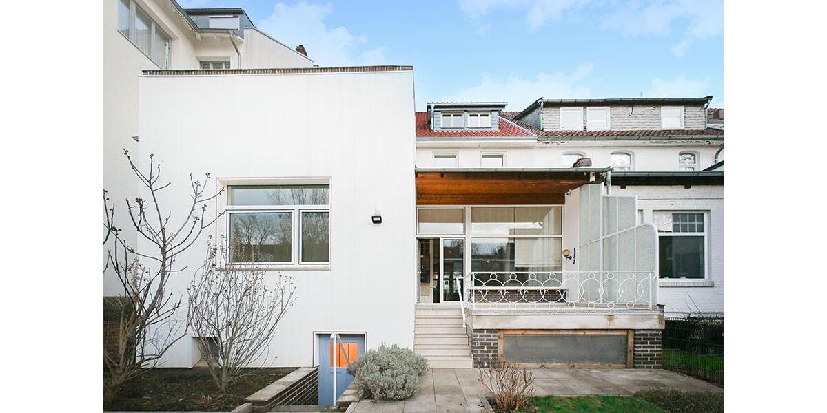 Einfamilienhaus Hildesheim - 11 Zimmer, 360 m&sup2;, 2.500&euro; | Angebot:25415382