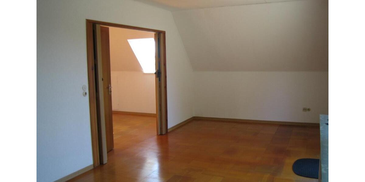 Dachgeschoßwohnung Salzhemmendorf - 3.5 Zimmer, 88 m&sup2;, 450&euro; | Angebot:25943331