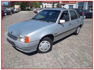 Opel Kadett E Beauty Lim. SEDAN GSD AUTOM- SERVO 74.000 km 2.800 &euro; Hannover 30179