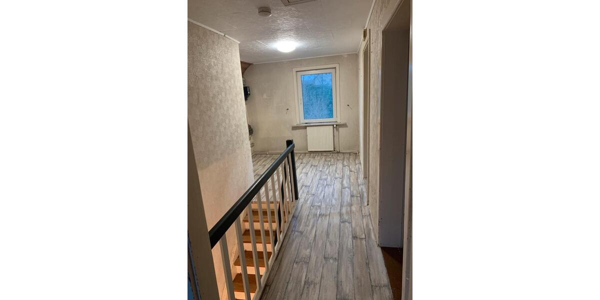 Einfamilienhaus Baddeckenstedt - 7 Zimmer, 150 m&sup2;, 145.000&euro; | Angebot:24833133