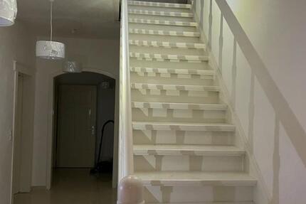 Haus Alfeld (Leine) - 6 Zimmer, 220 m&sup2;, 1.450&euro; | Angebot:23731670