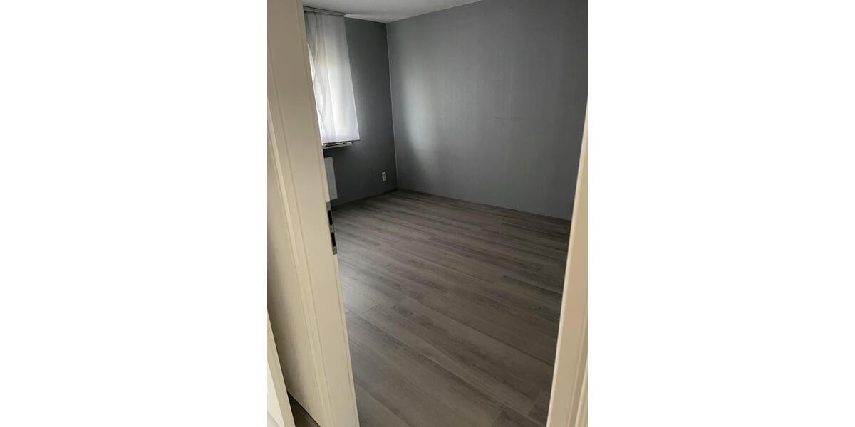 Etagenwohnung Lengede - 6 Zimmer, 120 m&sup2;, 1.440&euro; | Angebot:25887202