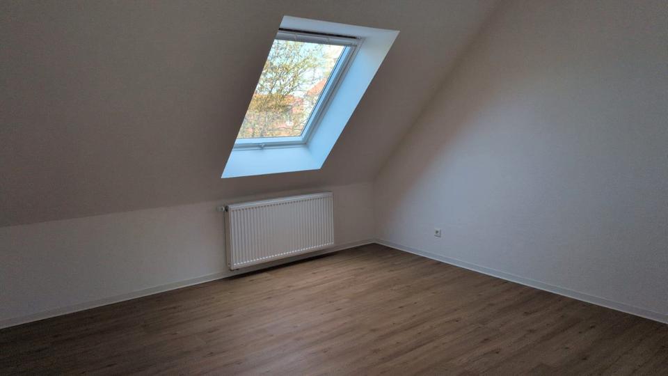 Dachgeschoßwohnung Hannover Linden-Limmer - 2 Zimmer, 64 m&sup2;, 742&euro; | Angebot:26448062